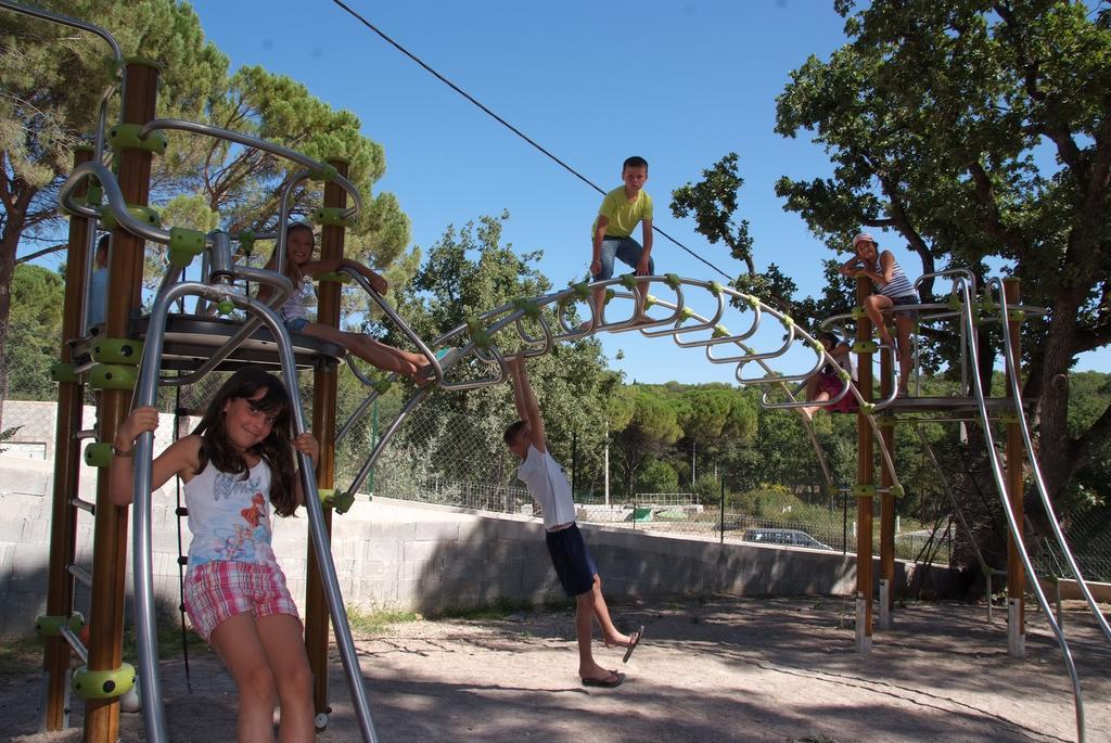 Camping Lou Cantaire Hotel Fayence Exterior photo